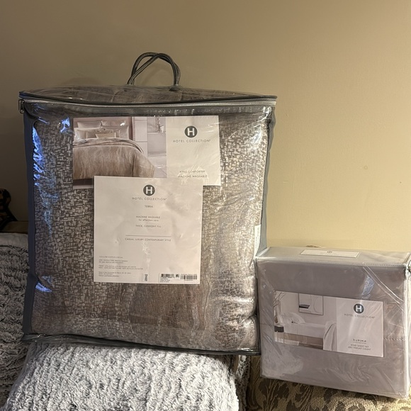 2-PC SIZE KING HOTEL COLLECTION COMFORTER & SHEET SET. - Picture 1 of 10